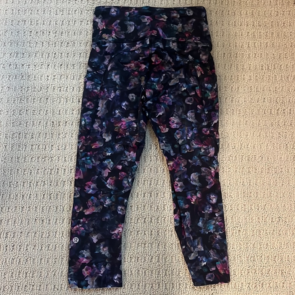 Lululemon Cropped Floral Leggings - Picture 4 of 6